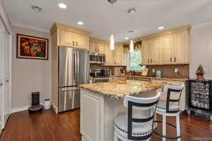 146 St Marks Pl, Massapequa, NY 11758 - Photo 8