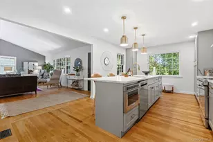 2 Sherwood Pl, Scarsdale, NY 10583 - Photo 12