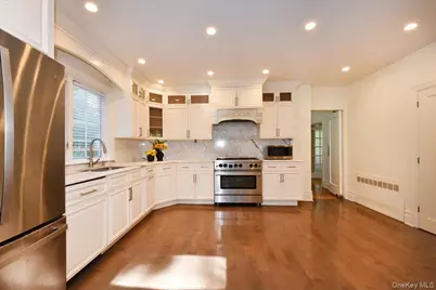 9 Nassau Drive, Great Neck, NY 11021 - Photo 16