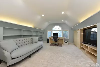 9 Nassau Drive, Great Neck, NY 11021 - Photo 22