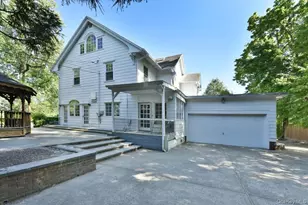 9 Nassau Dr, Great Neck, NY 11021 - Photo 34