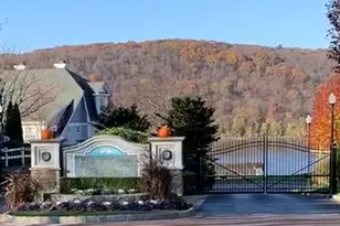 213 Riverview Dr, Poughkeepsie, NY 12601 - Photo 2