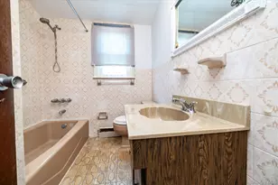 1329 Globe Ave, Elmont, NY 11003 - Photo 16