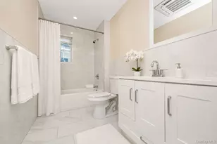 426 N Corona Ave, Valley Stream, NY 11580 - Photo 14