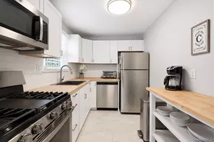 3902 Wilshire Ln, Oakdale, NY 11769 - Photo 2