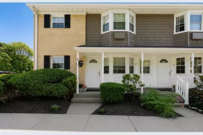 3902 Wilshire Lane #H02, Oakdale, NY 11769 - Photo 1