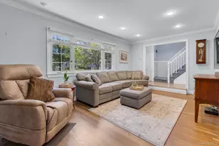 25 Arrowwood Ln, Melville, NY 11747 - Photo 4