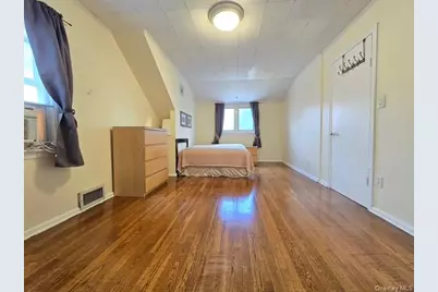 24841 Thebes Avenue, Little Neck, NY 11362 - Photo 18