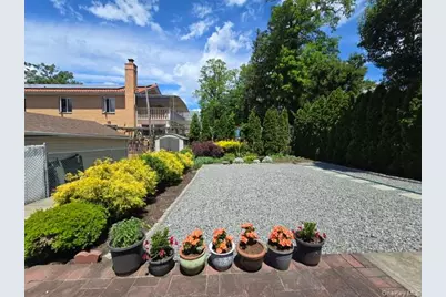 24841 Thebes Avenue, Little Neck, NY 11362 - Photo 4