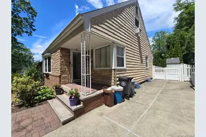 24841 Thebes Avenue, Little Neck, NY 11362 - Photo 6