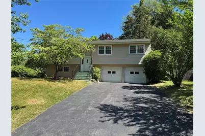 11 Lynbrook Road, Poughkeepsie, NY 12603 - Photo 1
