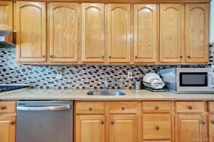 54 Cypress Ave, Bethpage, NY 11714 - Photo 12