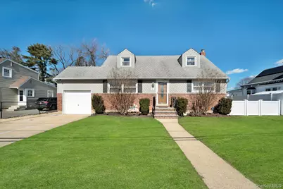 54 Cypress Avenue, Bethpage, NY 11714 - Photo 2