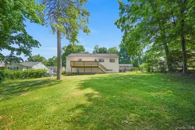 8 Ricky Lane, Poughkeepsie, NY 12601 - Photo 2