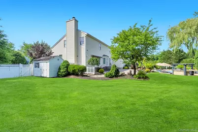 25 Yellow Top Lane, Smithtown, NY 11787 - Photo 48