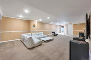 25 Yellow Top Ln, Smithtown, NY 11787 - Photo 42
