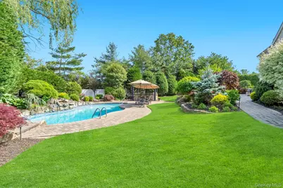 25 Yellow Top Lane, Smithtown, NY 11787 - Photo 46