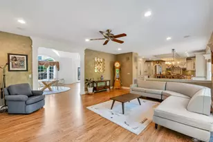 25 Yellow Top Ln, Smithtown, NY 11787 - Photo 10