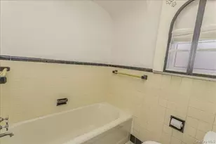 254-23 83rd Ave, Glen Oaks, NY 11004 - Photo 12