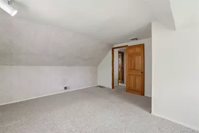 324 Coleridge Street, Levittown, NY 11756 - Photo 20