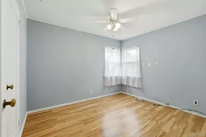 324 Coleridge Street, Levittown, NY 11756 - Photo 16