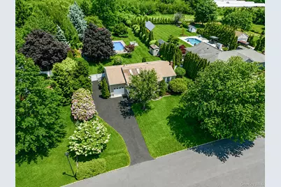 100 Donna Drive, Calverton, NY 11933 - Photo 14