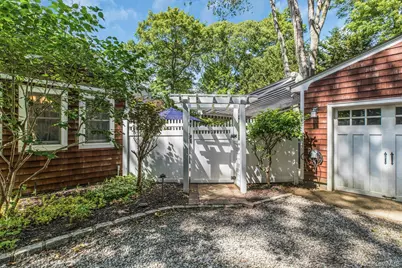 530 Woodcliff Drive, Mattituck, NY 11952 - Photo 4