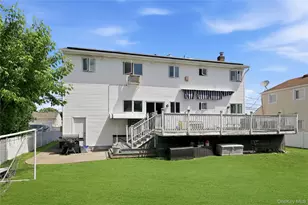 20 Elm St, Massapequa, NY 11758 - Photo 38