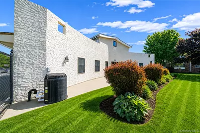 2397 Union Blvd #8a, Islip, NY 11751 - Photo 18