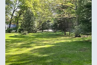 35 Pidgeon Hill Road, Huntington Station, NY 11746 - Photo 14
