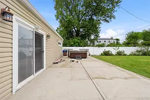 16 Harrow Ln, Levittown, NY 11756 - Photo 14