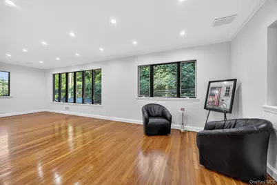190 Sussex Drive, Manhasset, NY 11030 - Photo 12