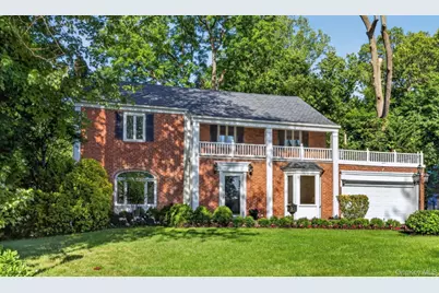 190 Sussex Drive, Manhasset, NY 11030 - Photo 1