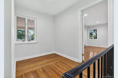190 Sussex Drive, Manhasset, NY 11030 - Photo 14