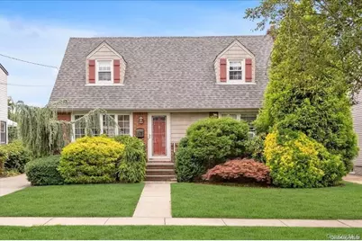 32 Broadway, New Hyde Park, NY 11040 - Photo 1