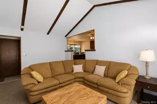 26 Valley St, Ronkonkoma, NY 11779 - Photo 8