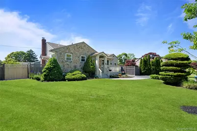 36 Lumur Drive, Sayville, NY 11782 - Photo 4