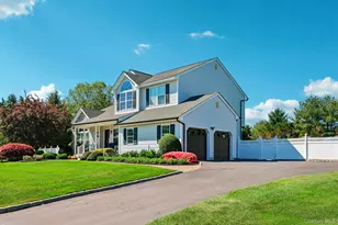 43 Sweetgum Ln, Miller Place, NY 11764 - Photo 2