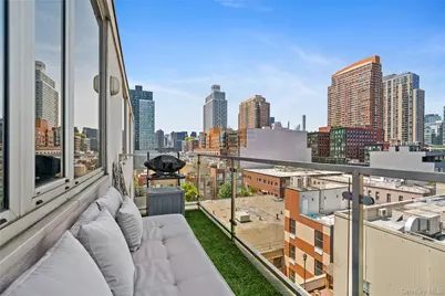 519 Borden Avenue #7B, Long Island City, NY 11101 - Photo 2