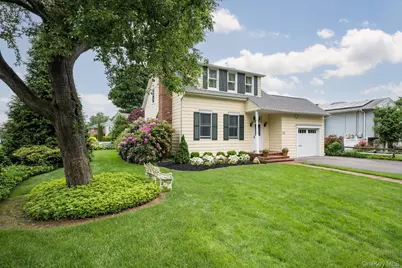 63 Cedar Road, Westbury, NY 11590 - Photo 4