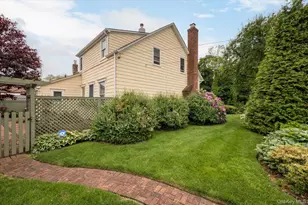 63 Cedar Rd, Westbury, NY 11590 - Photo 26