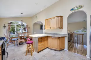 25 Laurel Pl, Bethpage, NY 11714 - Photo 6