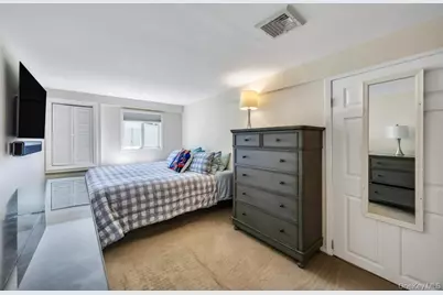 25 Laurel Place, Bethpage, NY 11714 - Photo 18