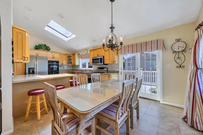 25 Laurel Place, Bethpage, NY 11714 - Photo 8