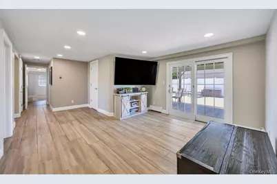 25 Laurel Place, Bethpage, NY 11714 - Photo 24