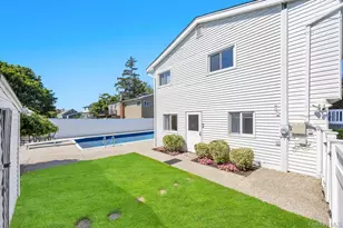 25 Laurel Pl, Bethpage, NY 11714 - Photo 38