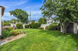 226 Margaret Dr, East Meadow, NY 11554 - Photo 24
