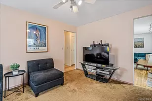 226 Margaret Dr, East Meadow, NY 11554 - Photo 8