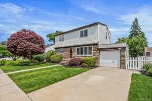 226 Margaret Dr, East Meadow, NY 11554 - Photo 2