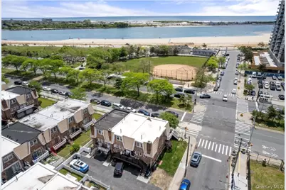 1666 Seagirt Boulevard, Far Rockaway, NY 11691 - Photo 16